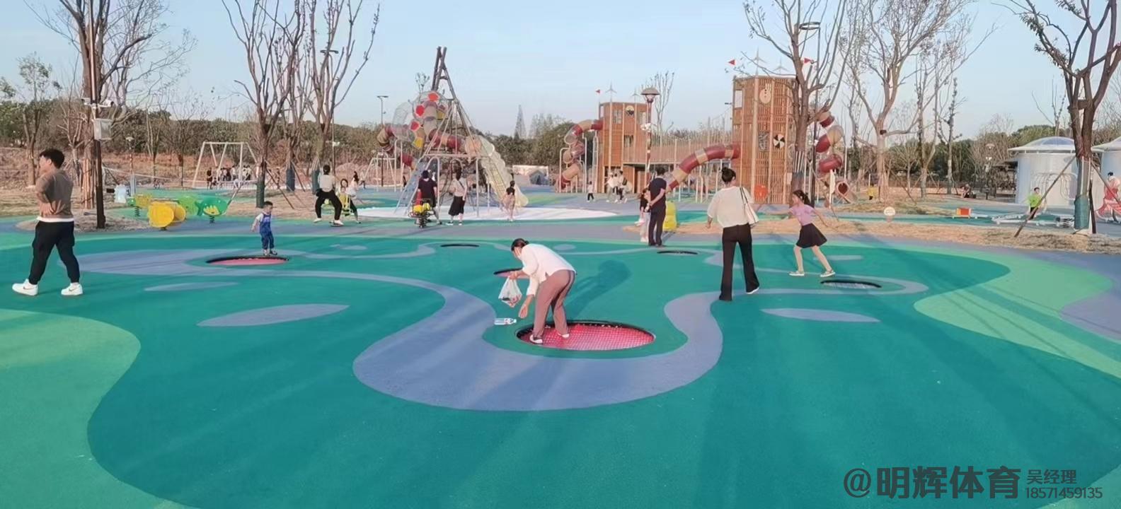 加查公园跑道是用什么材料做成的